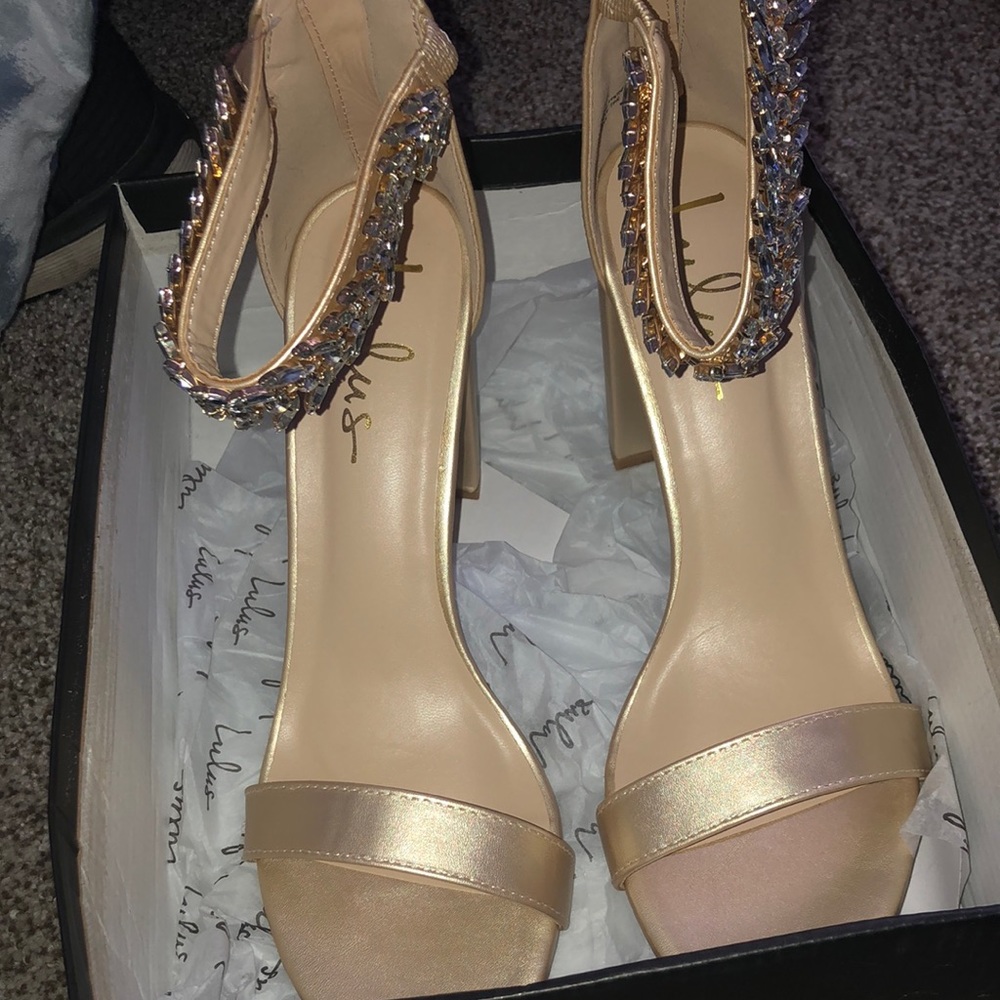 New Lulu’s gold heels
